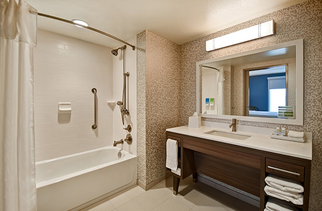 Hilton 2 Suites by Hilton, Terre Haute IN